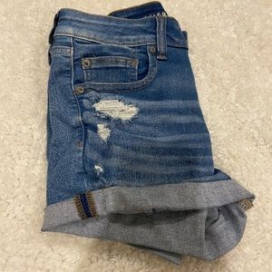 american eagle shorts size 6